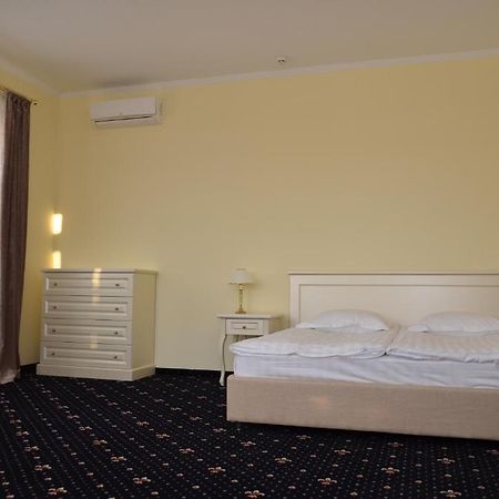 Chateau Royal Hotel Berezovka  Oda fotoğraf