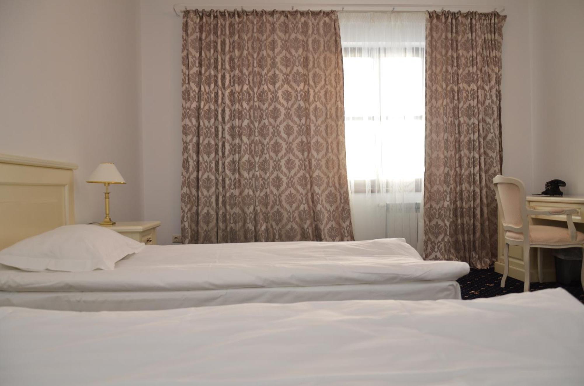 Chateau Royal Hotel Berezovka  Dış mekan fotoğraf