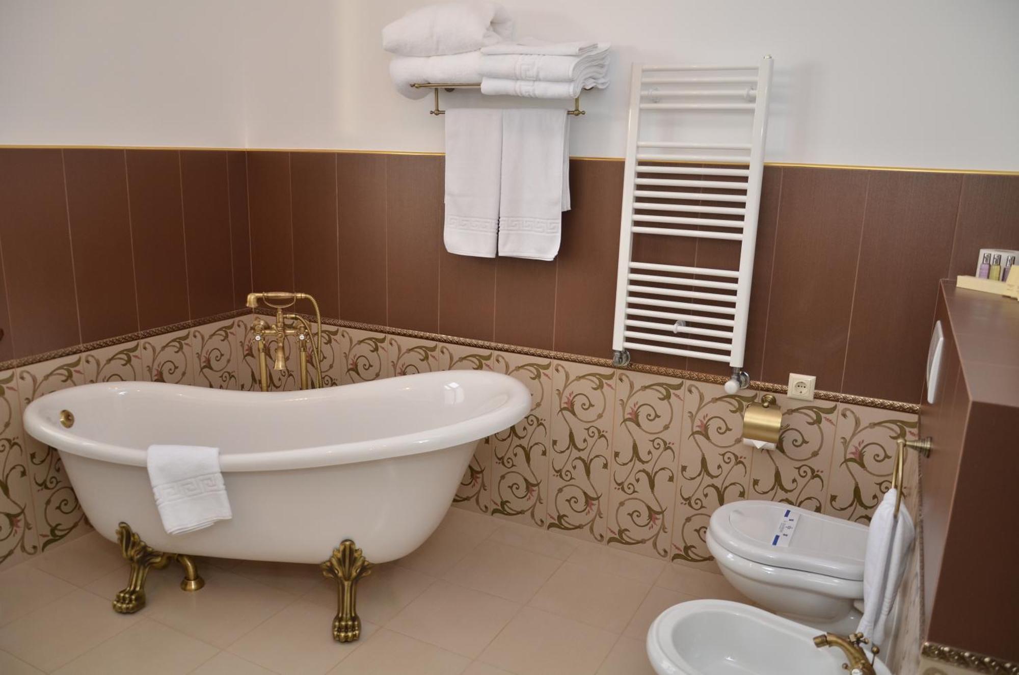 Chateau Royal Hotel Berezovka  Dış mekan fotoğraf