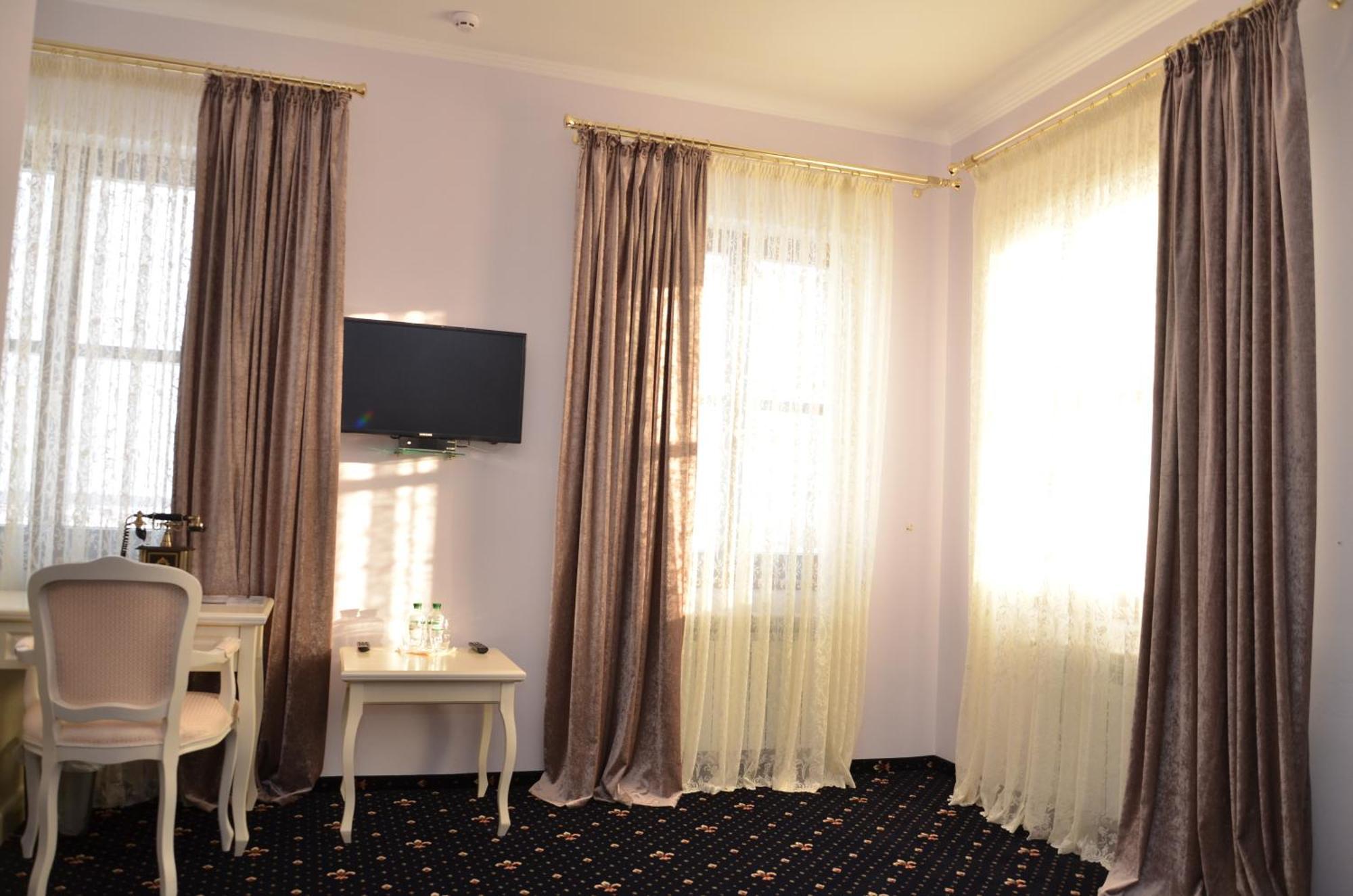 Chateau Royal Hotel Berezovka  Dış mekan fotoğraf