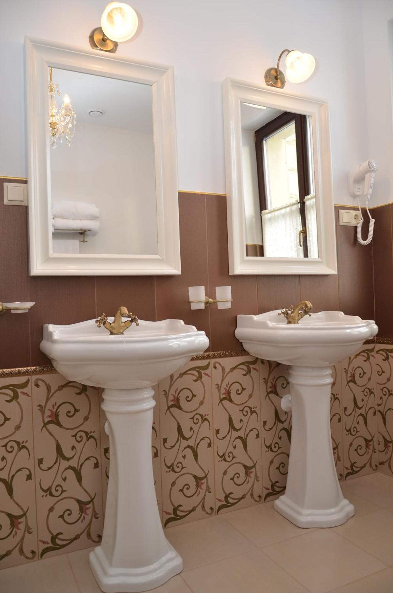 Chateau Royal Hotel Berezovka  Dış mekan fotoğraf