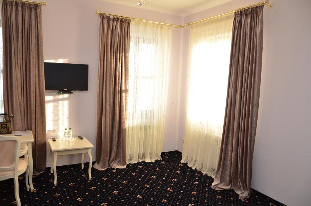 Chateau Royal Hotel Berezovka  Oda fotoğraf